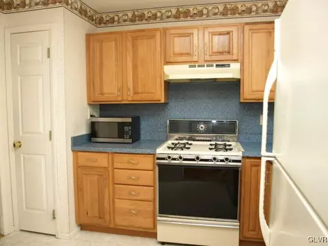 2147 Pinehurst Rd, Bethlehem, PA 18018 photo 3