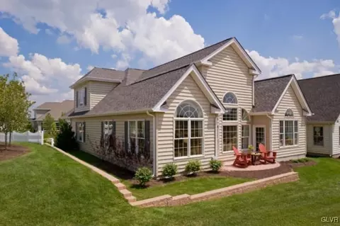1003 Resolution Dr, Bethlehem, PA 18017 photo 2