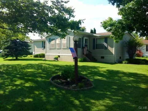 274 Silverwind Ct, Bath, PA 18014 photo 1