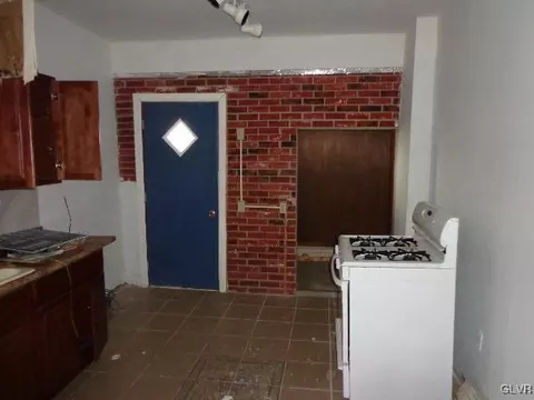 913 E 4th St, Bethlehem, PA 18015 photo 3