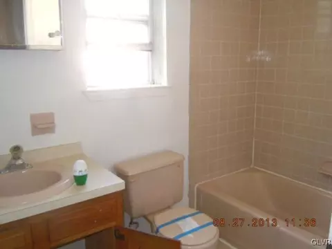416 Old Forge Dr, Bath, PA 18014 photo 7