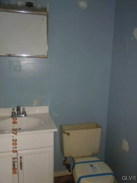 416 Old Forge Dr, Bath, PA 18014 photo 5