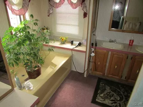 7 Longridge Ct, Bath, PA 18014 photo 12