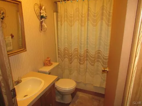7 Longridge Ct, Bath, PA 18014 photo 14