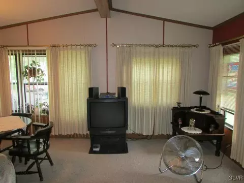 7 Longridge Ct, Bath, PA 18014 photo 9