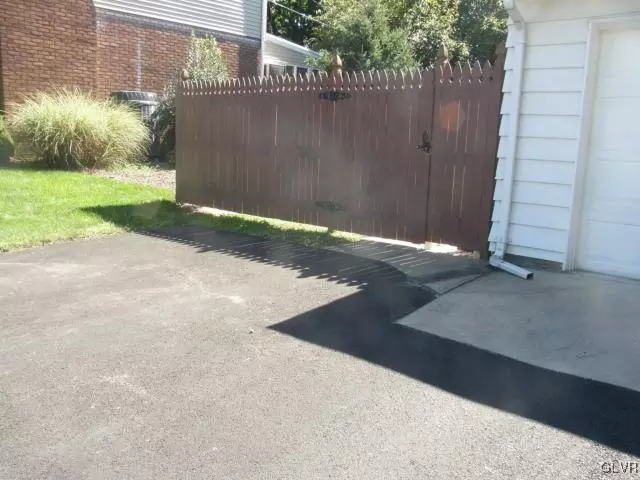  918 Turner St, Emmaus, PA 18049 photo 6