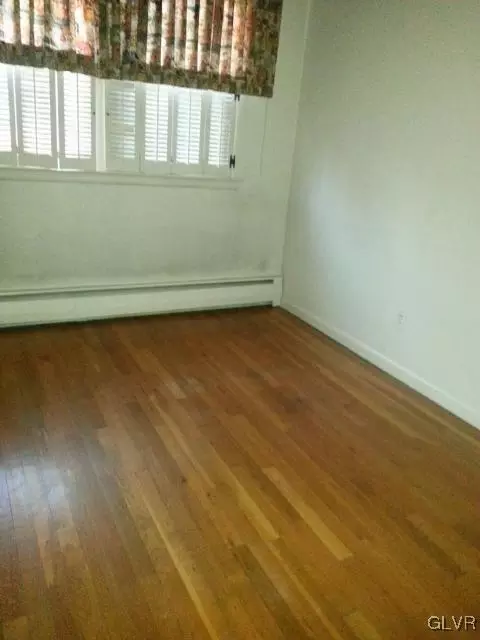  918 Turner St, Emmaus, PA 18049 photo 3