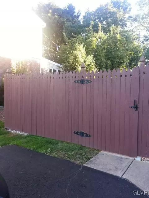  918 Turner St, Emmaus, PA 18049 photo 9