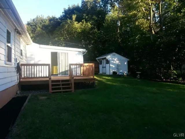  918 Turner St, Emmaus, PA 18049 photo 2