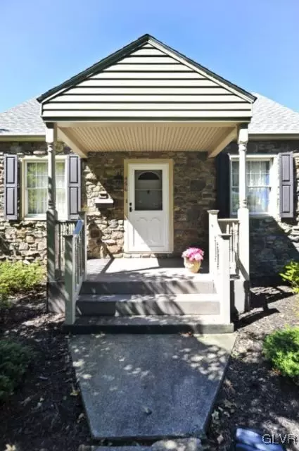 456 Maple Rd, Hellertown, PA 18055 photo 3