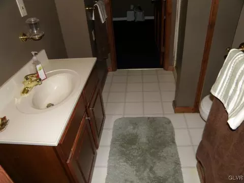 479 Nazareth Dr, Bath, PA 18014 photo 37