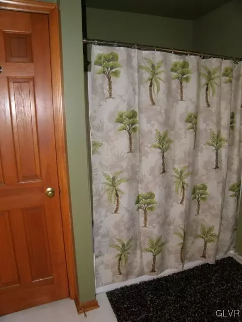 479 Nazareth Dr, Bath, PA 18014 photo 32