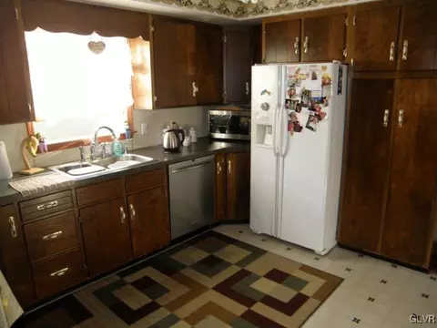479 Nazareth Dr, Bath, PA 18014 photo 9