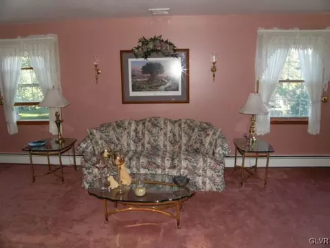 479 Nazareth Dr, Bath, PA 18014 photo 6
