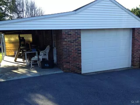37 E High St, Hellertown, PA 18055 photo 21
