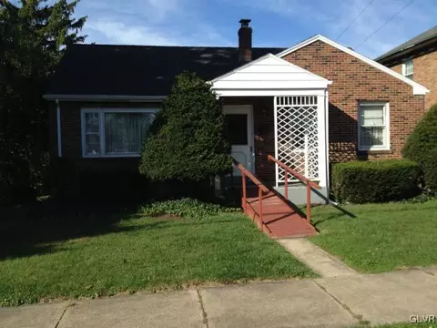 37 E High St, Hellertown, PA 18055 photo 1