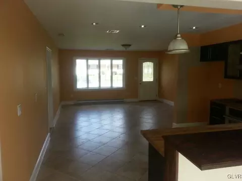 3944 Devonshire Rd, Bethlehem, PA 18020 photo 4