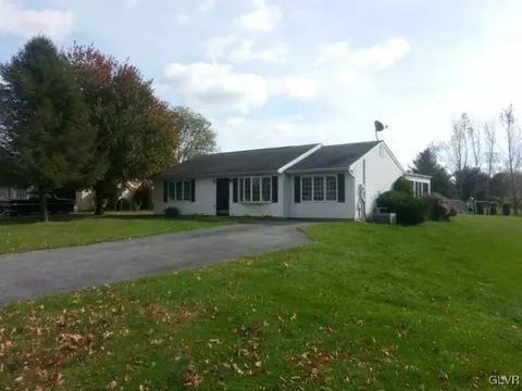 3944 Devonshire Rd, Bethlehem, PA 18020 photo 2