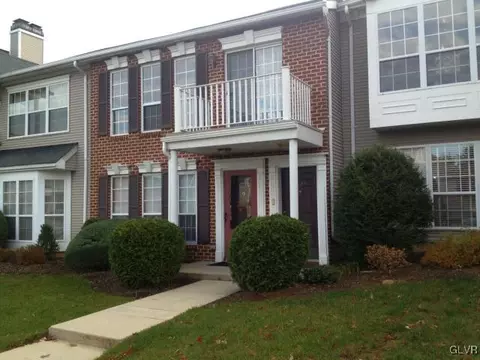 1933 Willings Ln, Hellertown, PA 18055 photo 1