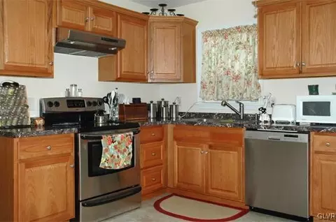 13 Wagon Way, Oley, PA 19547 photo 3
