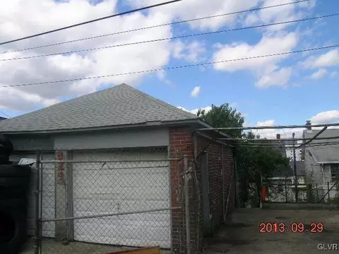 1208 E 3rd St, Bethlehem, PA 18015 photo 2