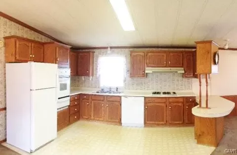 62 Wildbriar Ct S, Bath, PA 18014 photo 3