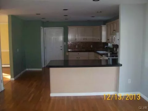 3945 Devonshire Rd, Bethlehem, PA 18020 photo 3