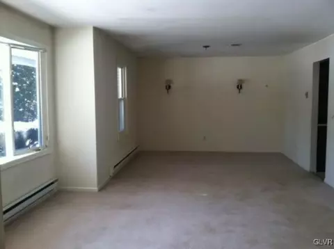 1433 Manor Dr, Bethlehem, PA 18015 photo 3