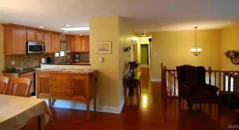 2406 Ivan St, Bethlehem, PA 18020 photo 5