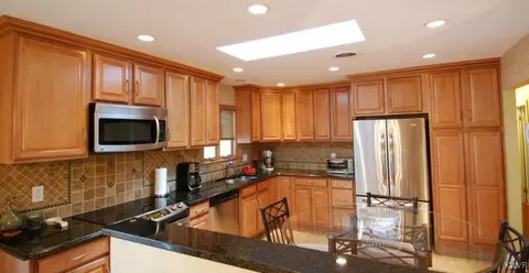 2406 Ivan St, Bethlehem, PA 18020 photo 6