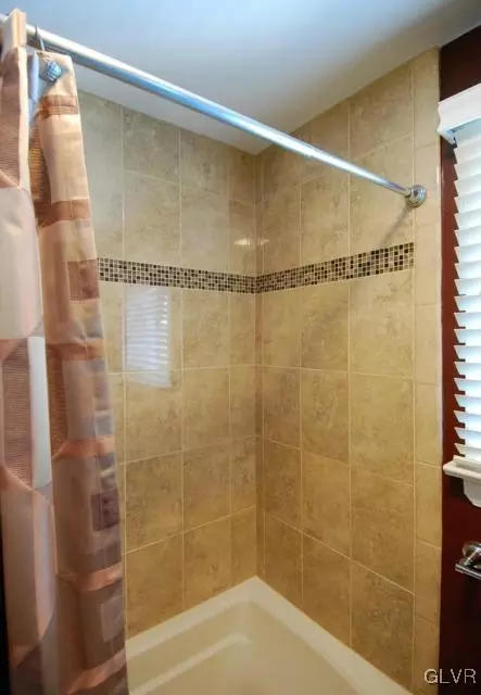 2406 Ivan St, Bethlehem, PA 18020 photo 9