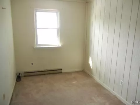 215 Old Forge Dr, Bath, PA 18014 photo 8