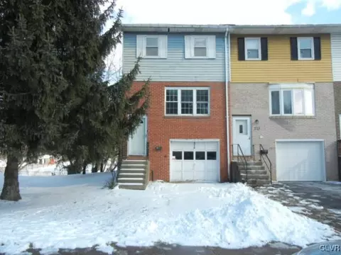 215 Old Forge Dr, Bath, PA 18014 photo 1