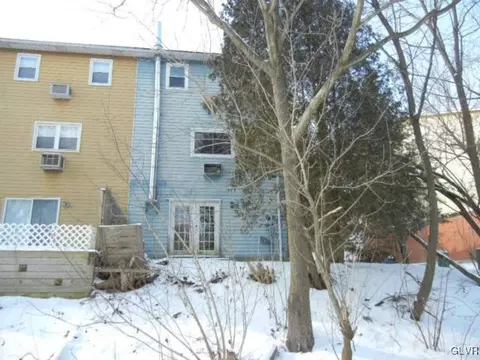 215 Old Forge Dr, Bath, PA 18014 photo 2