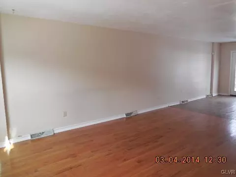 505 Old Forge Dr, Bath, PA 18014 photo 2