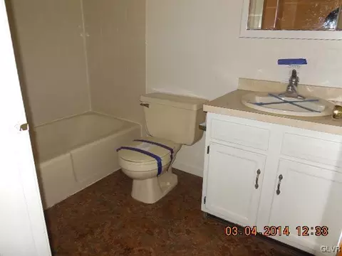 505 Old Forge Dr, Bath, PA 18014 photo 9
