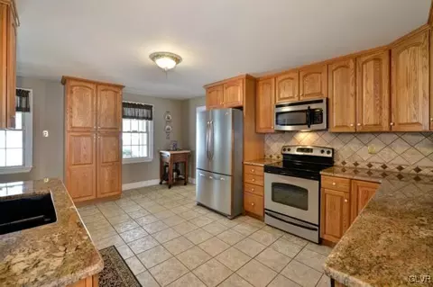 199 Gelsinger Rd, Sinking Spring, PA 19608 photo 10