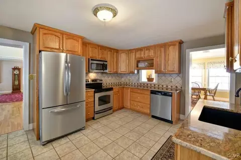 199 Gelsinger Rd, Sinking Spring, PA 19608 photo 9