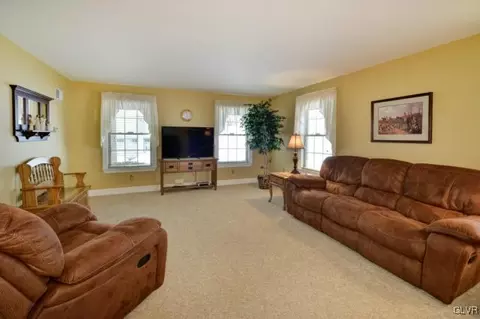 199 Gelsinger Rd, Sinking Spring, PA 19608 photo 7