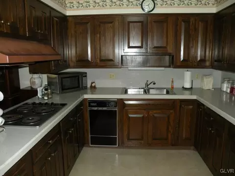 3051 Cornwall Rd, Bethlehem, PA 18017 photo 5