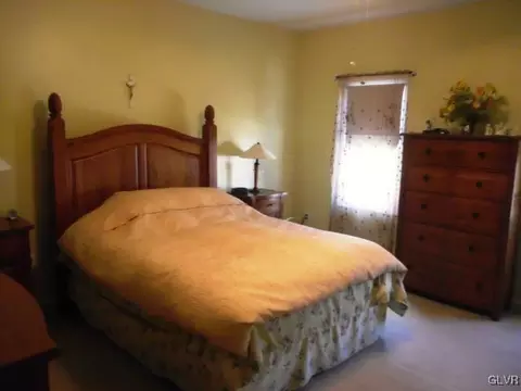 376 Apple Dr, Bath, PA 18014 photo 15