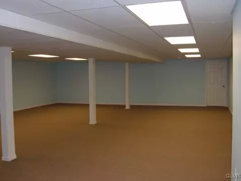 376 Apple Dr, Bath, PA 18014 photo 21
