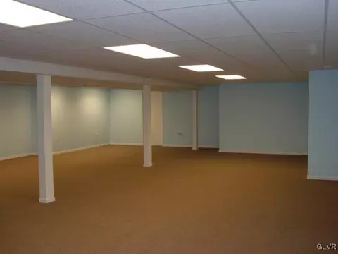 376 Apple Dr, Bath, PA 18014 photo 22