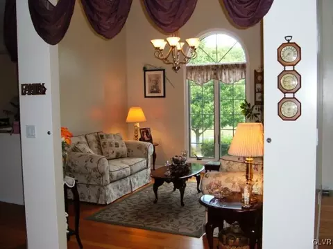376 Apple Dr, Bath, PA 18014 photo 7