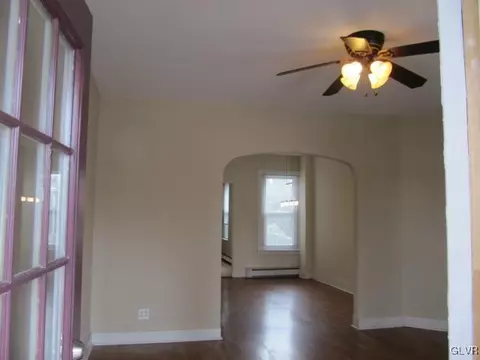 252 E North St, Bethlehem, PA 18018 photo 2