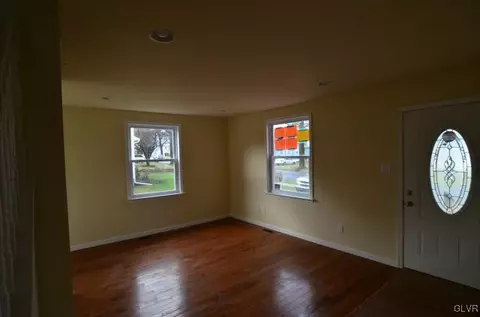 203 Cedar St, Hellertown, PA 18055 photo 3