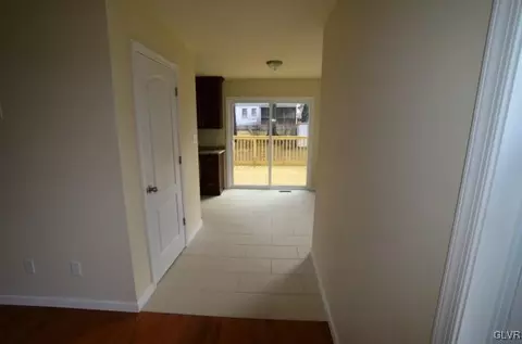 203 Cedar St, Hellertown, PA 18055 photo 7