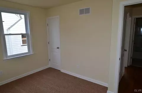 203 Cedar St, Hellertown, PA 18055 photo 9