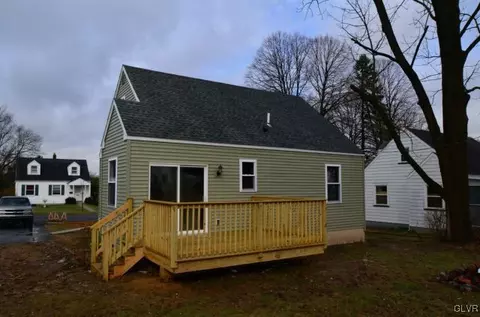 203 Cedar St, Hellertown, PA 18055 photo 14
