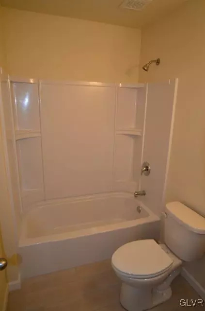 203 Cedar St, Hellertown, PA 18055 photo 6